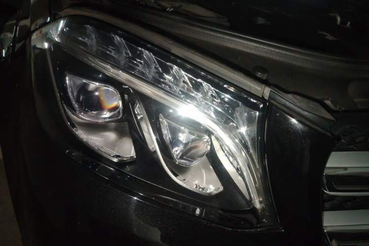 Used Mercedes-Benz GLS 2017 GLS 400 4MATIC Fashion Edition Right Front Headlight