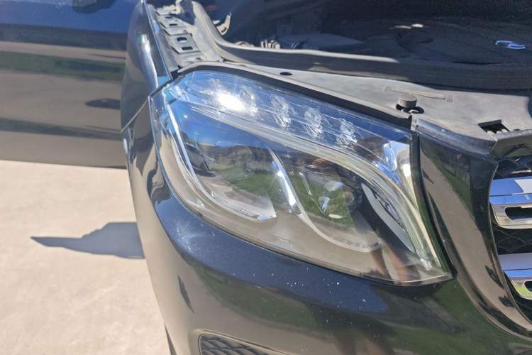 Used Mercedes-Benz GLS  Right Front Headlight