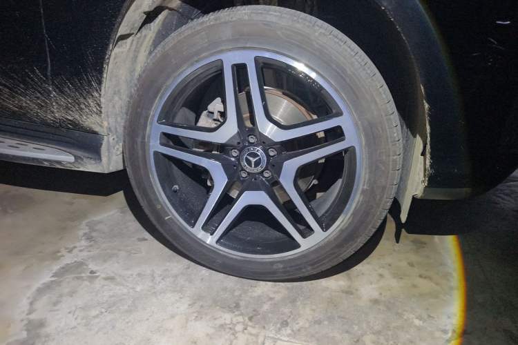 Used Mercedes-Benz GLS  Right Front Wheel Hub