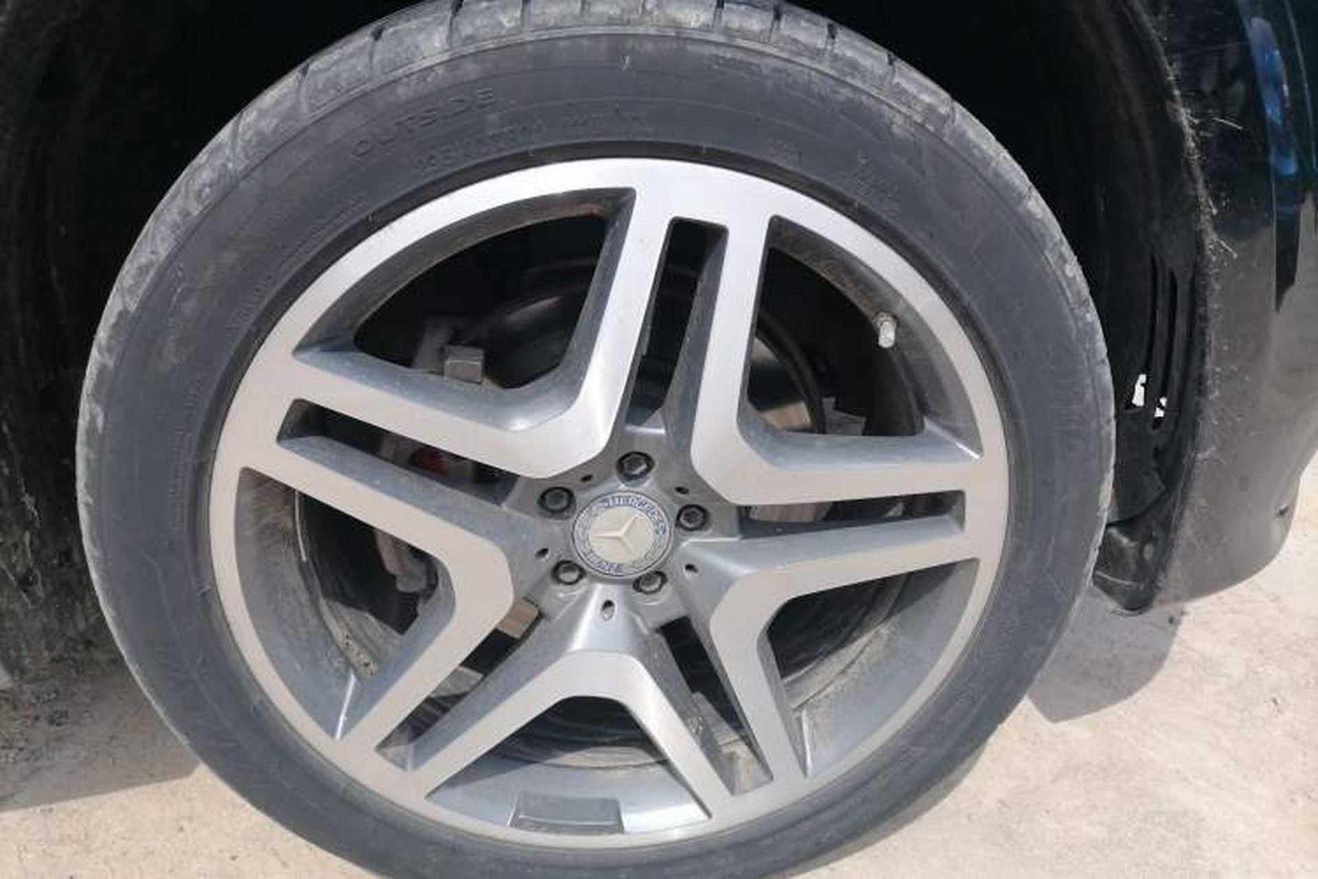 Used Mercedes-Benz GLS  Right Front Wheel Hub
