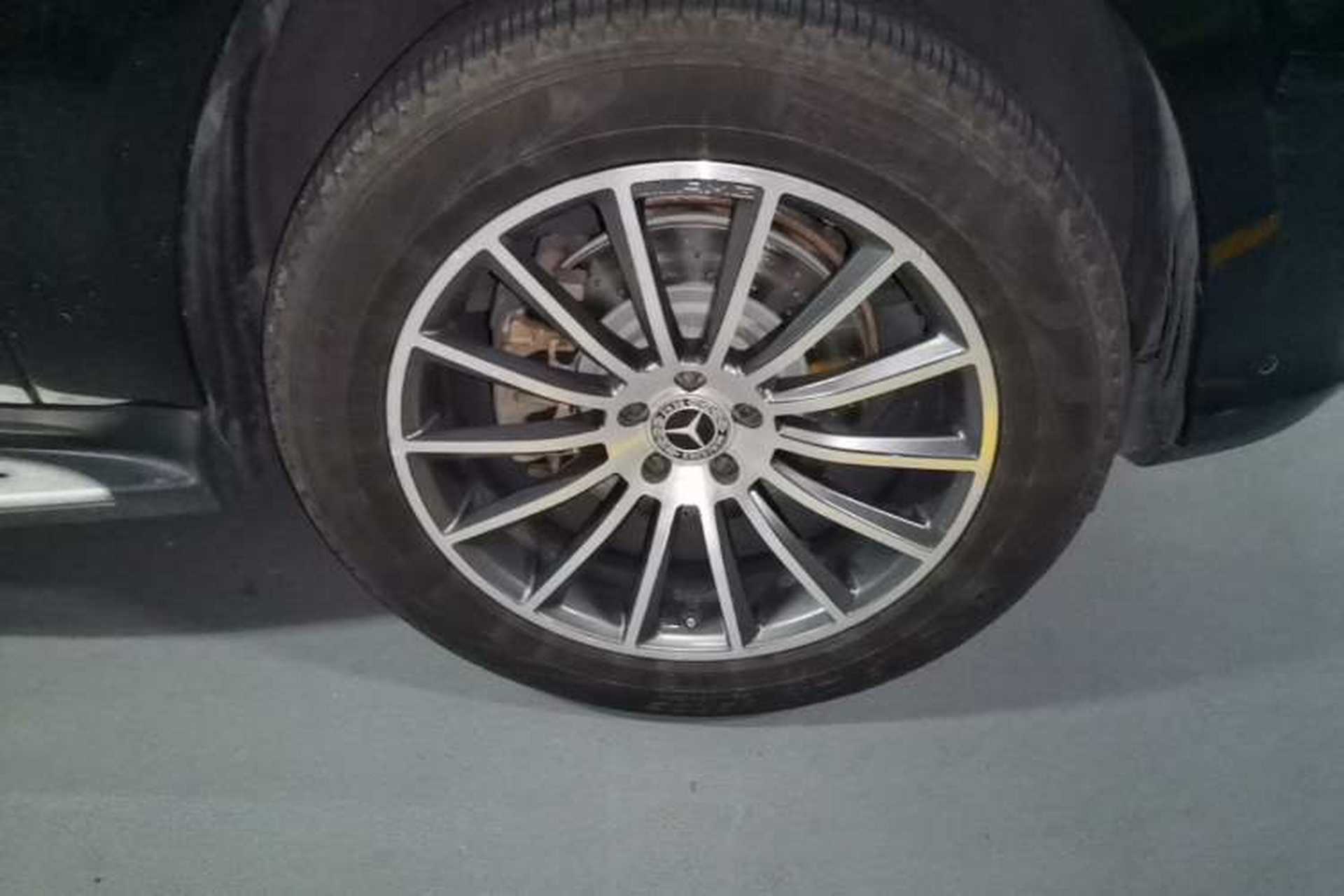 Used Mercedes-Benz GLS  Right Front Wheel Hub