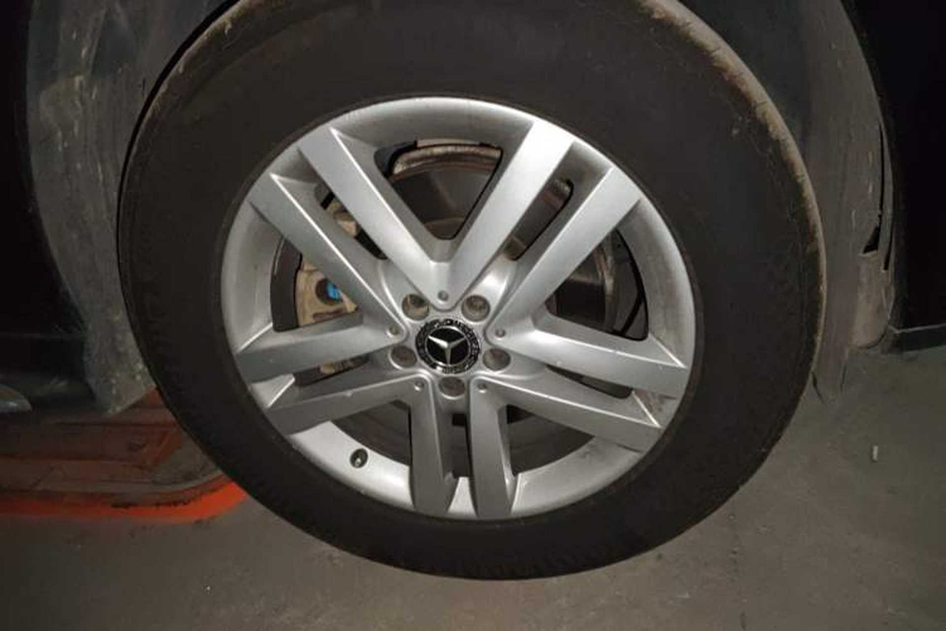 Used Mercedes-Benz GLS  Right Front Wheel Hub
