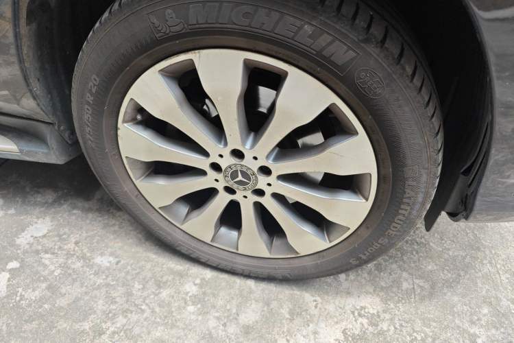 Used Mercedes-Benz GLS 2017 GLS 400 4MATIC Fashion Edition Right Front Wheel Hub