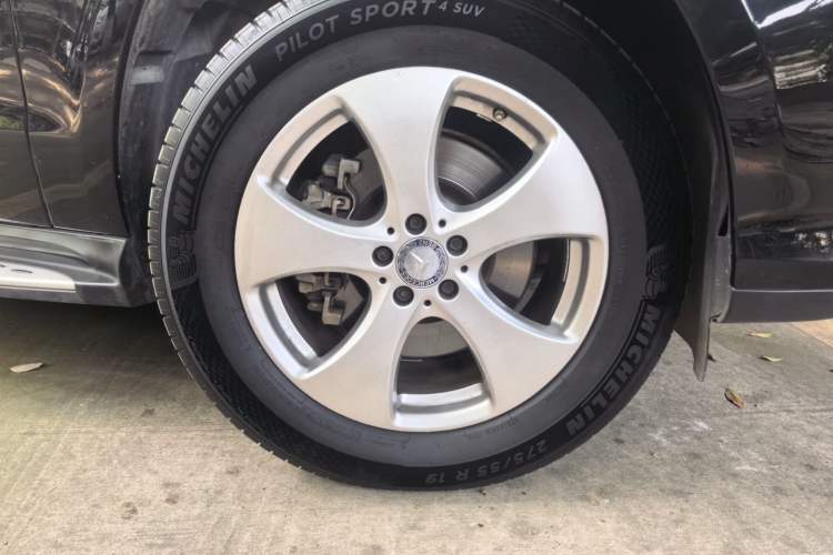 Used Mercedes-Benz GLS  Right Front Wheel Hub