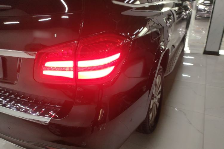 Used Mercedes-Benz GLS 2017 GLS 400 4MATIC Dynamic Model Right Rear Taillight