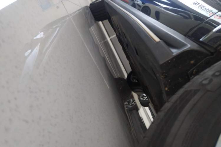 Used Mercedes-Benz GLS 2017 GLS 400 4MATIC Dynamic Model Right Side Sill