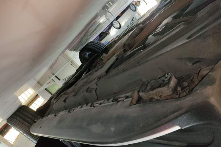 Used Mercedes-Benz GLS 2017 GLS 500 4MATIC Right Side Sill
