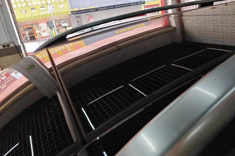 Used Mercedes-Benz GLS 2017 GLS 400 4MATIC Luxury Model Roof