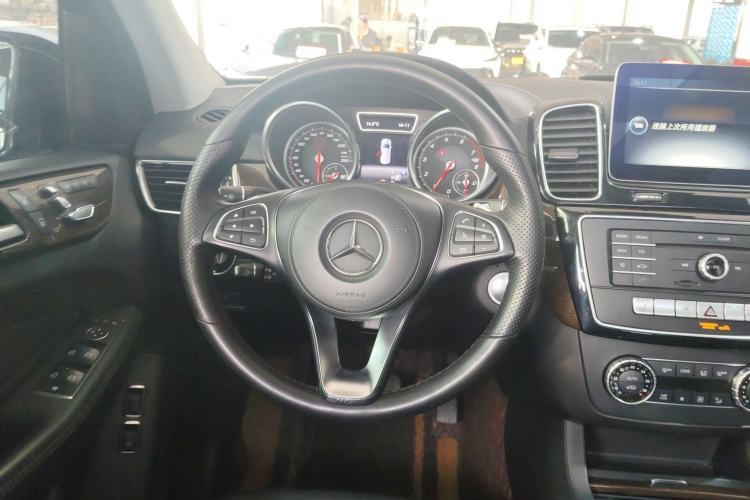 Used Mercedes-Benz GLS 2017 GLS 400 4MATIC Dynamic Model Steering Wheel