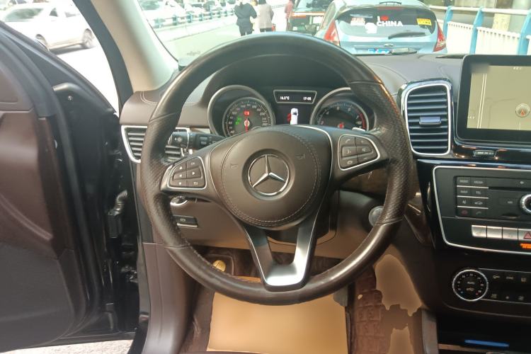 Used Mercedes-Benz GLS 2017 GLS 400 4MATIC Dynamic Model Steering Wheel