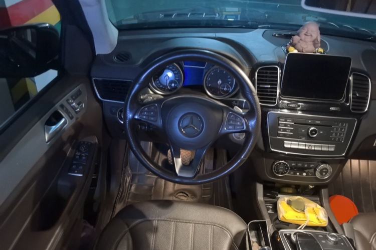 Used Mercedes-Benz GLS 2017 GLS 400 4MATIC Dynamic Model Steering Wheel