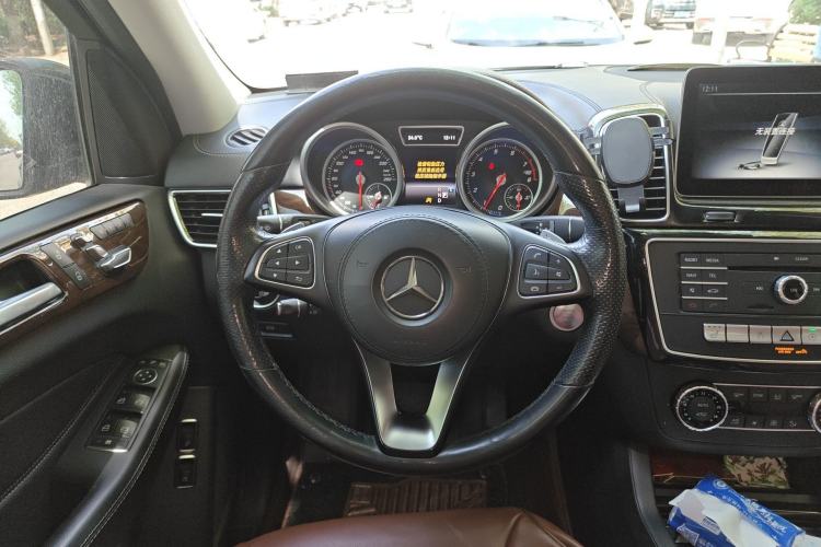 Used Mercedes-Benz GLS 2017 GLS 400 4MATIC Dynamic Model Steering Wheel
