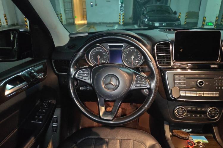 Used Mercedes-Benz GLS 2017 GLS 400 4MATIC Dynamic Model Steering Wheel