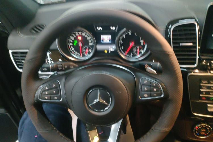 Used Mercedes-Benz GLS 2017 GLS 400 4MATIC Dynamic Model Steering Wheel