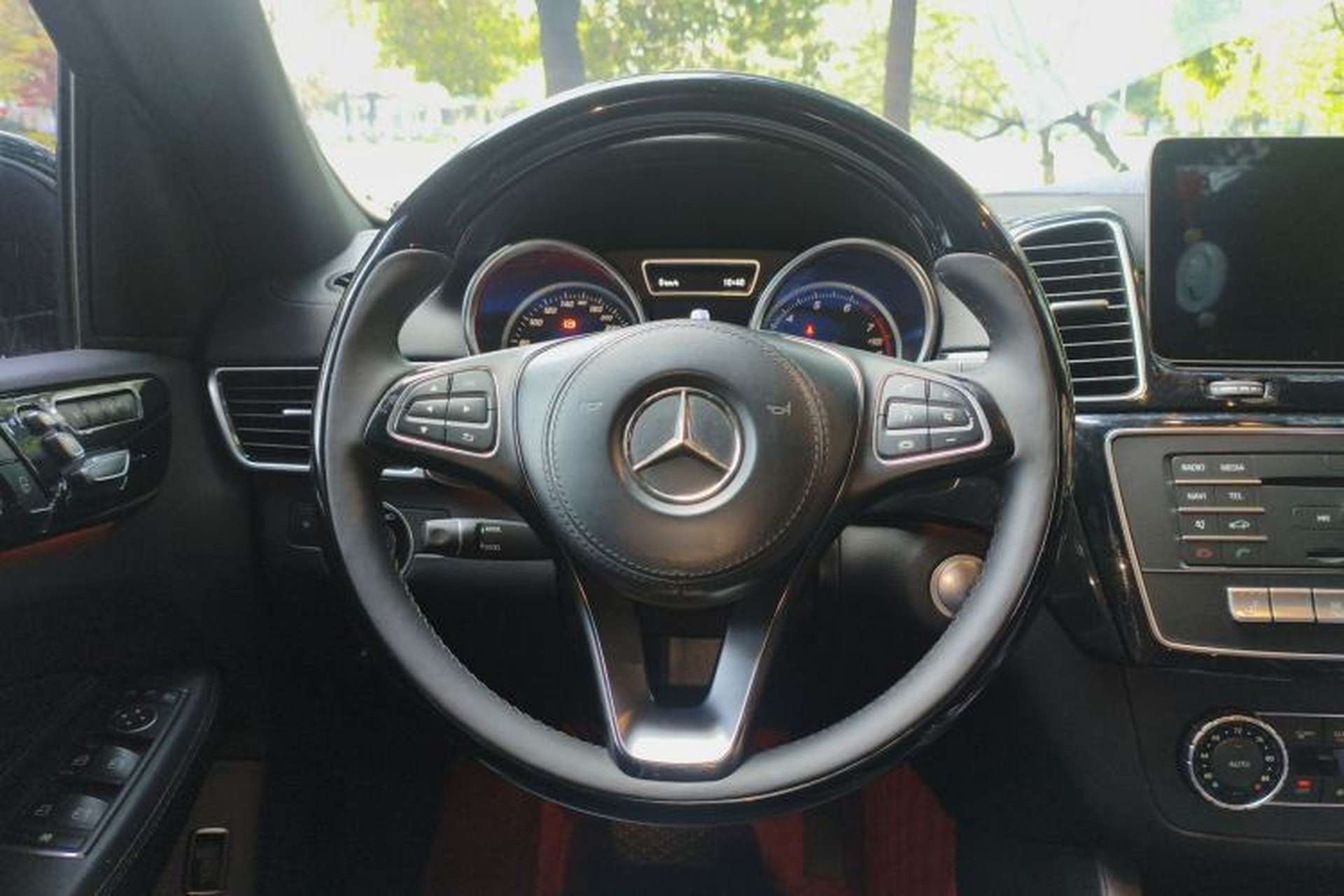 Used Mercedes-Benz GLS  Steering Wheel