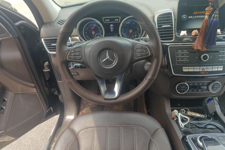 Used Mercedes-Benz GLS 2017 GLS 400 4MATIC Dynamic Model Steering Wheel