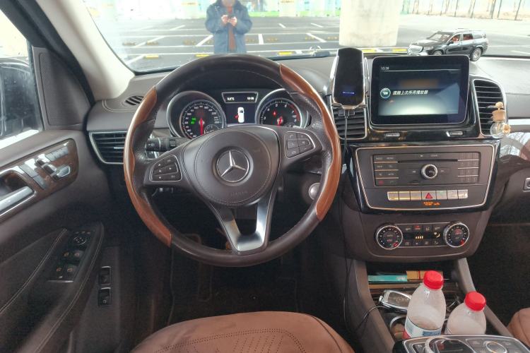 Used Mercedes-Benz GLS 2017 GLS 400 4MATIC Dynamic Model Steering Wheel