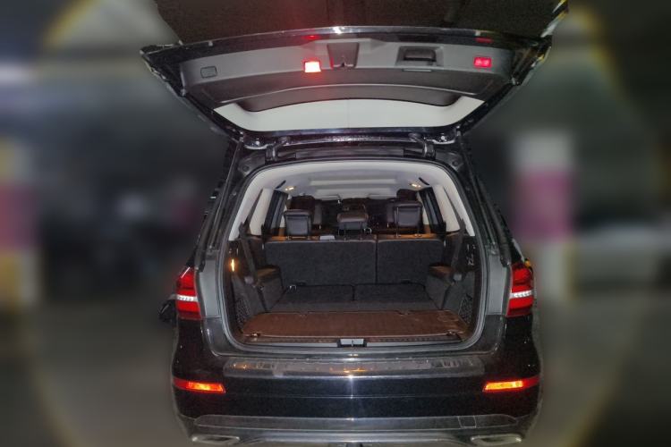 Used Mercedes-Benz GLS  Trunk