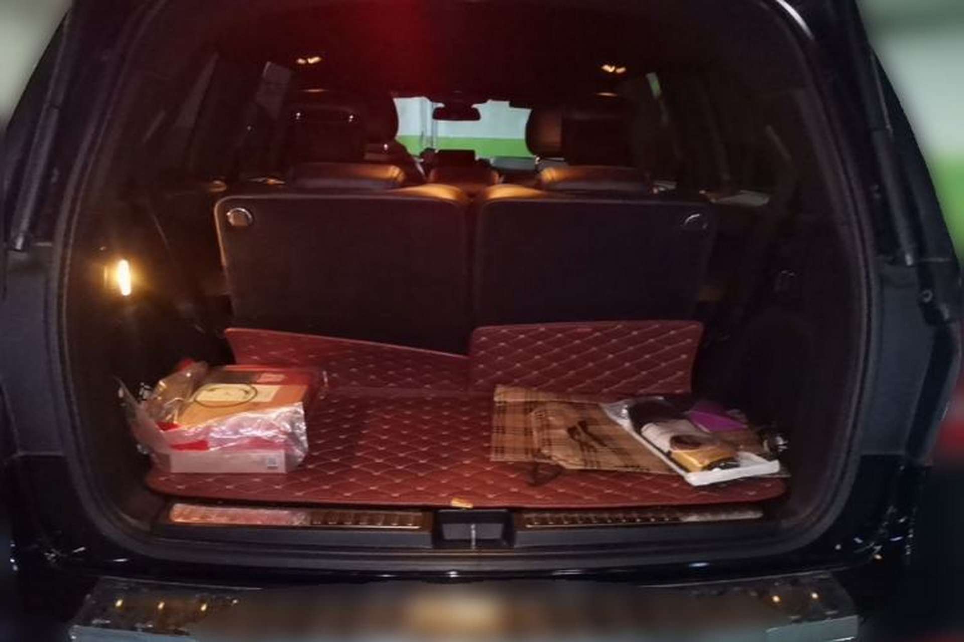 Used Mercedes-Benz GLS  Trunk