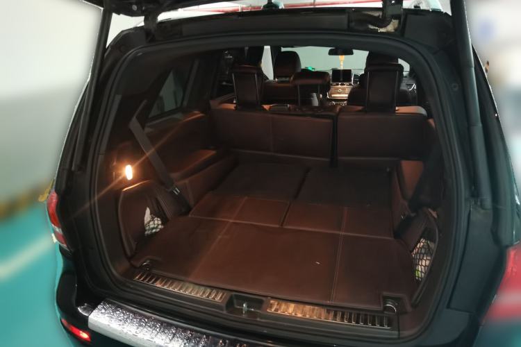 Used Mercedes-Benz GLS  Trunk