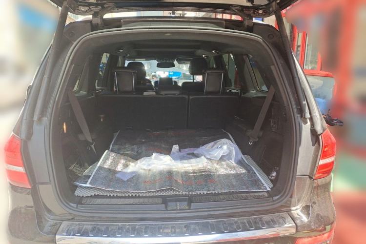 Used Mercedes-Benz GLS  Trunk