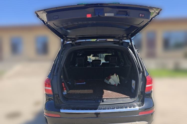 Used Mercedes-Benz GLS  Trunk