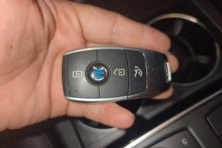 Used Mercedes-Benz GLS  Vehicle Key