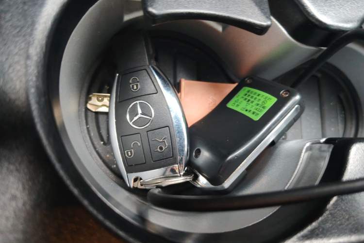 Used Mercedes-Benz GLS  Vehicle Key