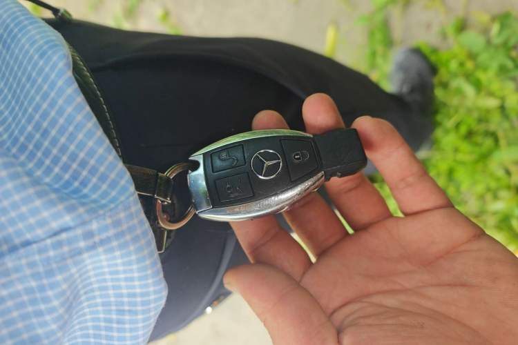 Used Mercedes-Benz GLS 2017 GLS 400 4MATIC Dynamic Model Vehicle Key