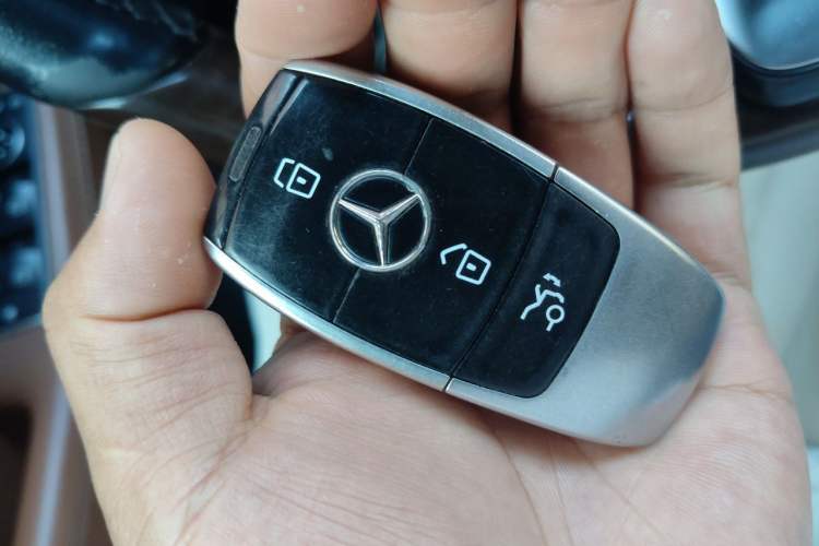 Used Mercedes-Benz GLS 2017 GLS 400 4MATIC Luxury Model Vehicle Key