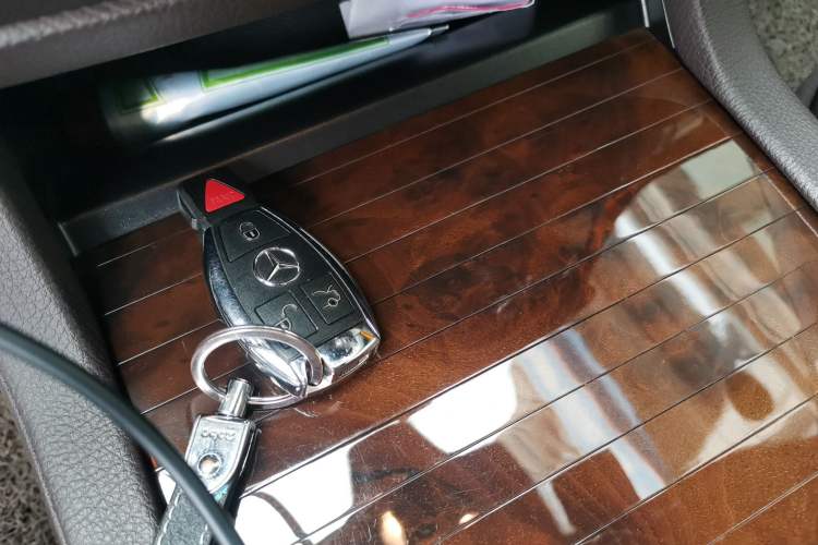 Used Mercedes-Benz GLS  Vehicle Key