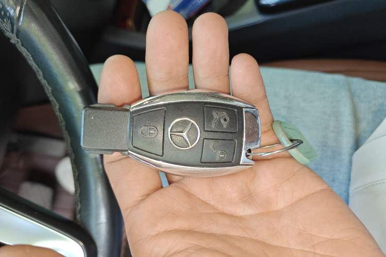 Used Mercedes-Benz GLS 2017 GLS 400 4MATIC Dynamic Model Vehicle Key