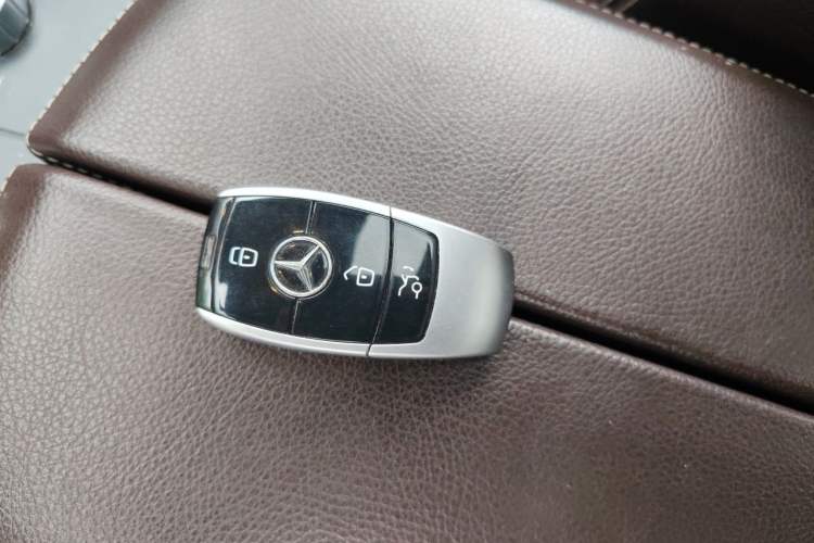 Used Mercedes-Benz GLS 2017 GLS 400 4MATIC Dynamic Model Vehicle Key