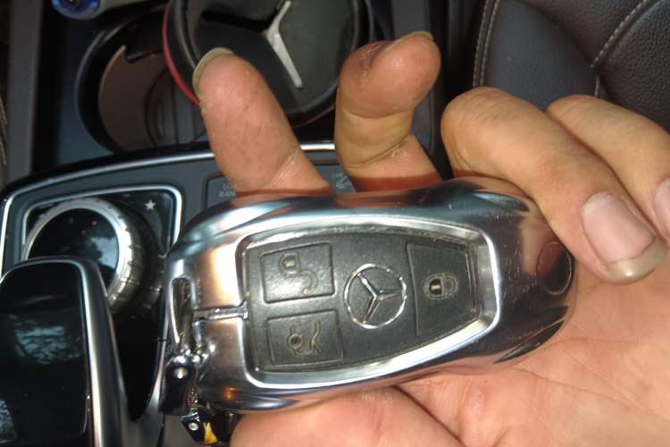 Used Mercedes-Benz GLS 2017 GLS 400 4MATIC Dynamic Model Vehicle Key