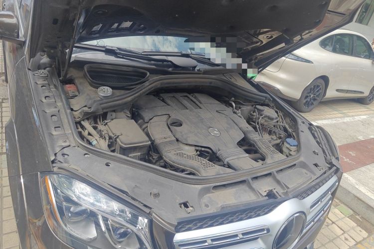 Used Mercedes-Benz GLS  Engine Bay