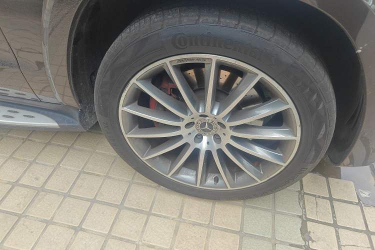 Used Mercedes-Benz GLS  Right Front Wheel Hub