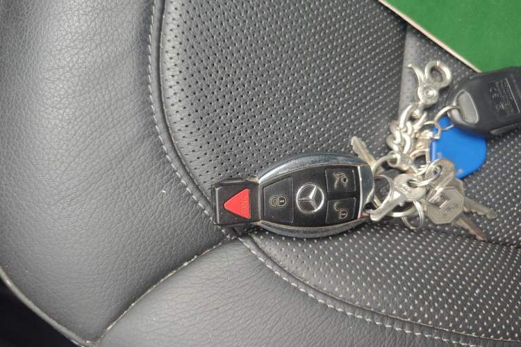 Used Mercedes-Benz GLS  Vehicle Key