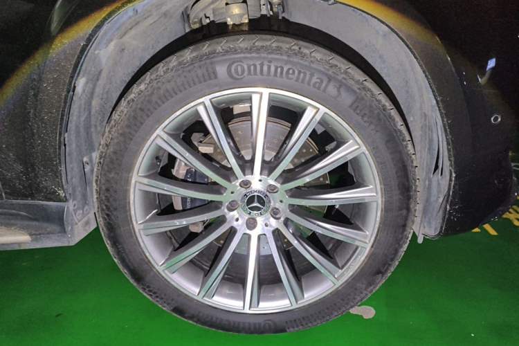 Used Mercedes-Benz GLS  Right Front Wheel Hub