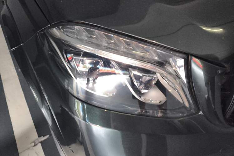 Used Mercedes-Benz GLS 2017 GLS 400 4MATIC Fashion Edition Right Front Headlight