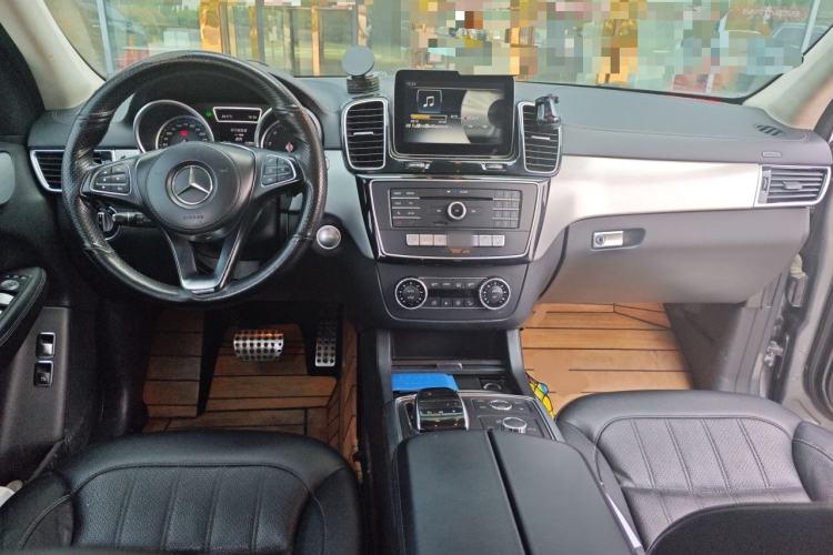 Used Mercedes-Benz GLS 2017 GLS 400 4MATIC Dynamic Model Center Console