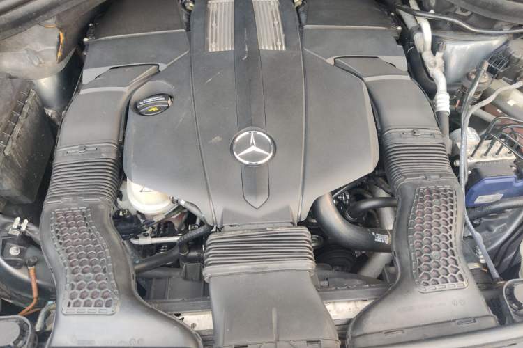 Used Mercedes-Benz GLS  Engine Bay