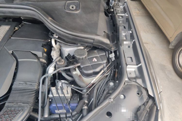 Used Mercedes-Benz GLS  Engine Bay Left