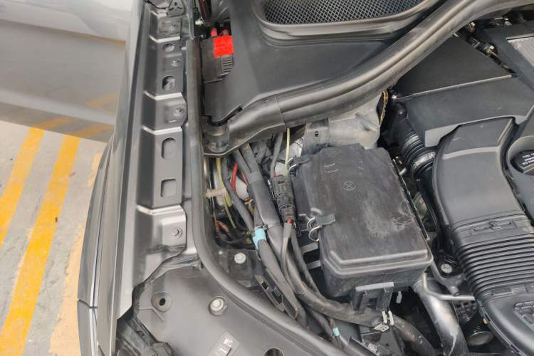 Used Mercedes-Benz GLS  Engine Bay Right