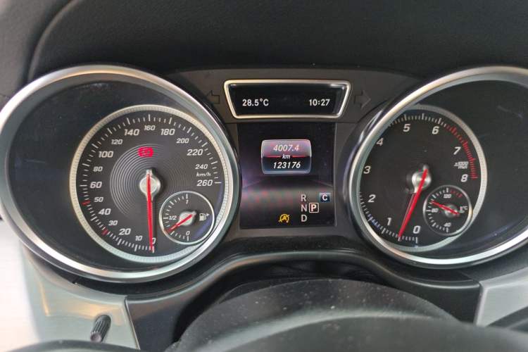 Used Mercedes-Benz GLS 2017 GLS 400 4MATIC Dynamic Model Odometer Close Up