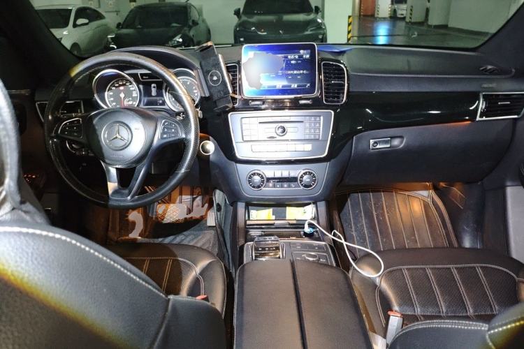 Used Mercedes-Benz GLS 2017 GLS 400 4MATIC Luxury Model Center Console