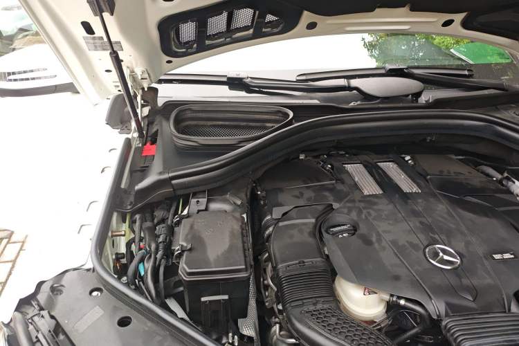 Used Mercedes-Benz GLS  Engine Bay Right