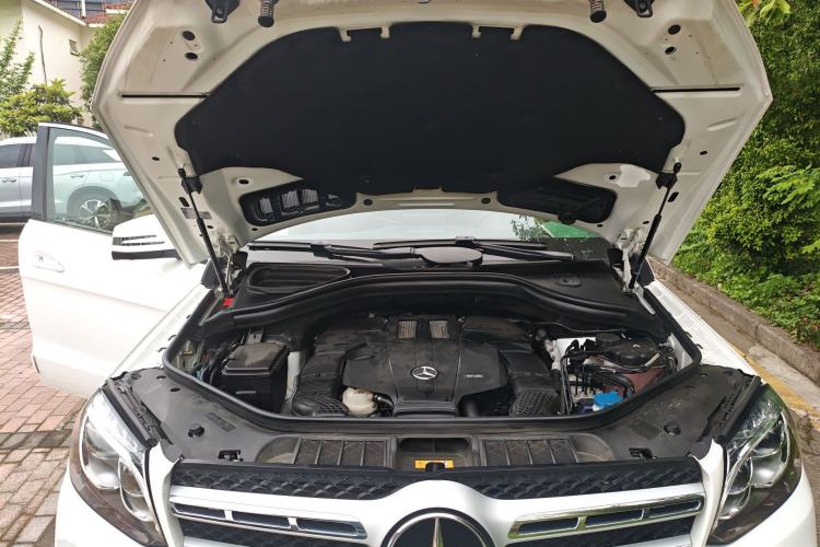Used Mercedes-Benz GLS  Engine Bay
