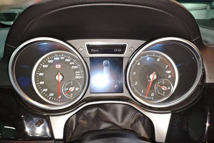 Used Mercedes-Benz GLS 2017 GLS 400 4MATIC Luxury Model Instrument Cluster