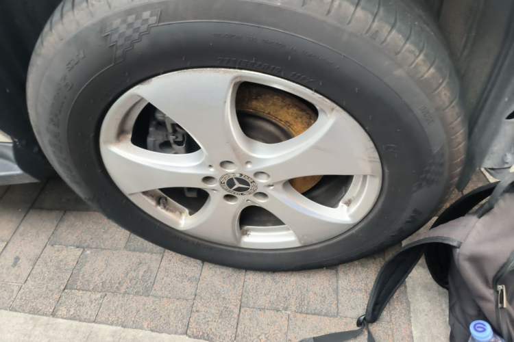 Used Mercedes-Benz GLS  Right Front Wheel Hub