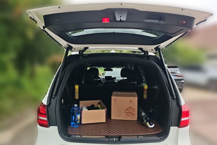Used Mercedes-Benz GLS  Trunk